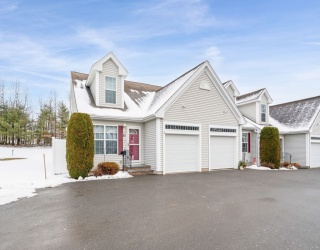 51 Brookview, Windham, New Hampshire, 2 Bedrooms Bedrooms, 4 Rooms Rooms,2.5 BathroomsBathrooms,Residential,For Sale,Brookview,73478401