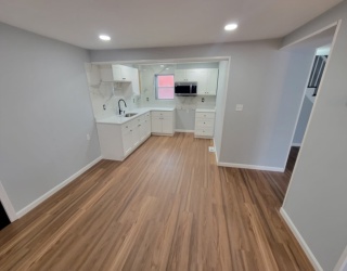 20 Ashland St, Haverhill, Massachusetts, 3 Bedrooms Bedrooms, 6 Rooms Rooms,1.5 BathroomsBathrooms,Residential Lease,For Rent,Ashland St,73478416