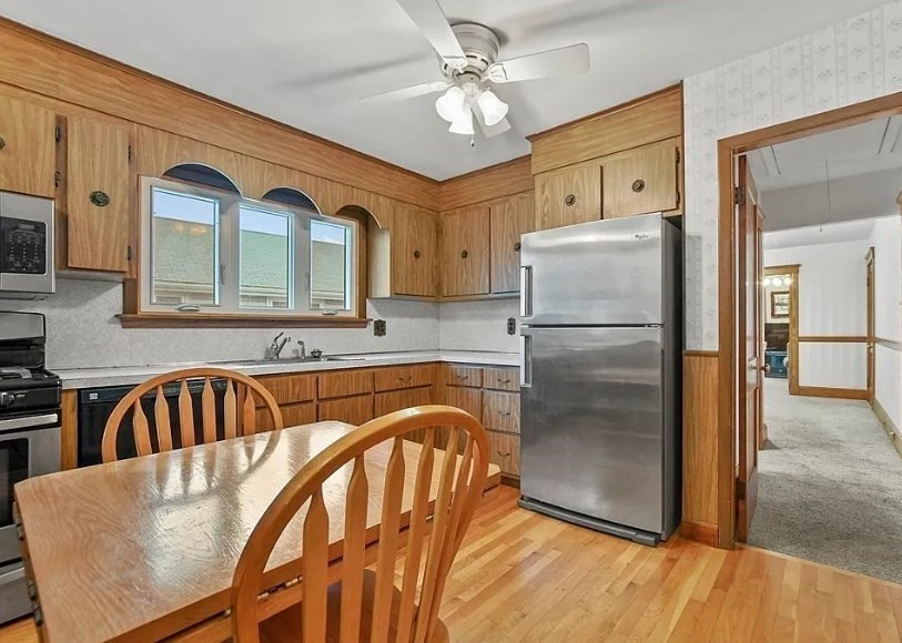 358-360 Arlington St, Watertown, Massachusetts, 3 Bedrooms Bedrooms, 6 Rooms Rooms,1 BathroomBathrooms,Residential Lease,For Rent,Arlington St,73478425