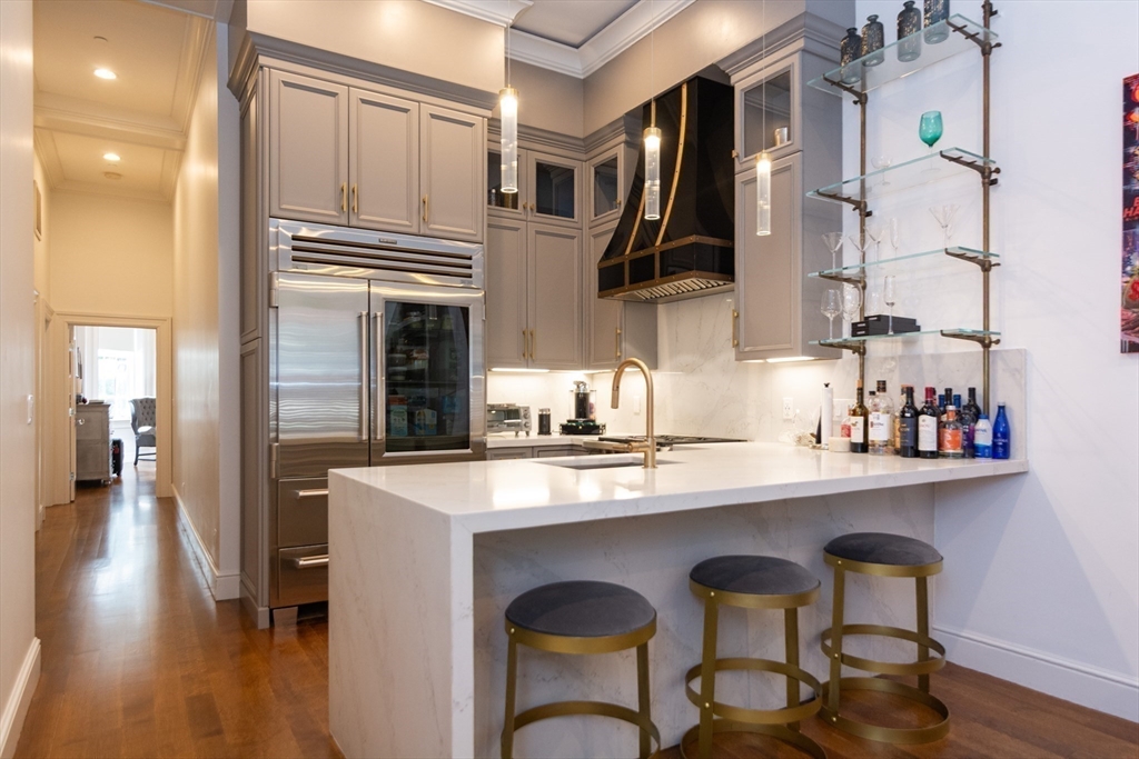 288 Commonwealth Ave, Boston, Massachusetts, 2 Bedrooms Bedrooms, 3 Rooms Rooms,2 BathroomsBathrooms,Residential Lease,For Rent,Commonwealth Ave,73478432