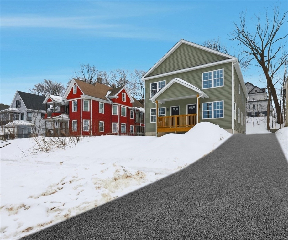 43-45 Leyfred Terrace, Springfield, Massachusetts, 6 Bedrooms Bedrooms, 10 Rooms Rooms,3 BathroomsBathrooms,Residential Income,For Sale,Leyfred Terrace,73478451