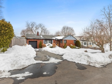 35 Alden Rd, Swampscott, Massachusetts, 5 Bedrooms Bedrooms, 10 Rooms Rooms,2 BathroomsBathrooms,Residential,For Sale,Alden Rd,73478457