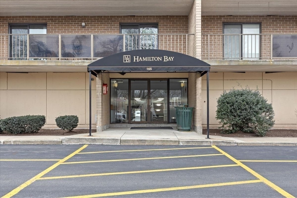 165 Quincy Shore Dr, Quincy, Massachusetts, 2 Bedrooms Bedrooms, 5 Rooms Rooms,2 BathroomsBathrooms,Residential Lease,For Rent,Quincy Shore Dr,73478482