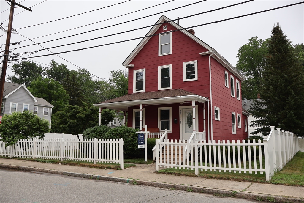 92 Alexander St, Framingham, Massachusetts, 4 Bedrooms Bedrooms, 9 Rooms Rooms,2 BathroomsBathrooms,Residential,For Sale,Alexander St,73478502