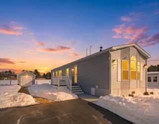 7 1st Ave, Westfield, Massachusetts, 2 Bedrooms Bedrooms, 4 Rooms Rooms,2 BathroomsBathrooms,Residential,For Sale,1st Ave,73478507