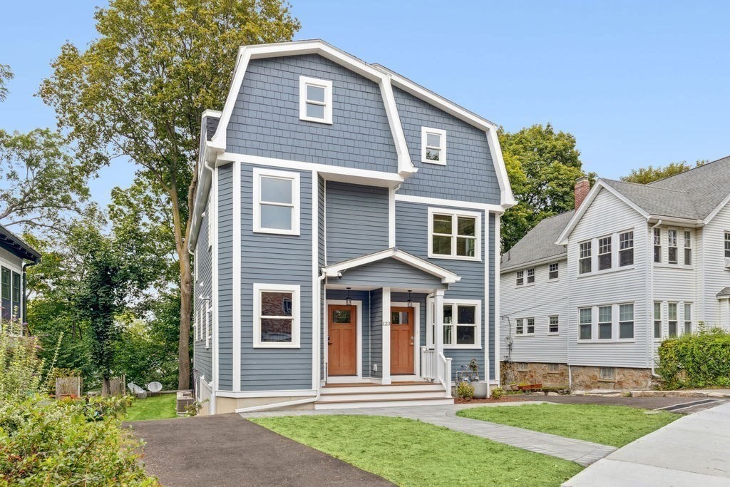 123 Nottinghill Rd, Boston, Massachusetts, 3 Bedrooms Bedrooms, 8 Rooms Rooms,3.5 BathroomsBathrooms,Residential,For Sale,Nottinghill Rd,73478557