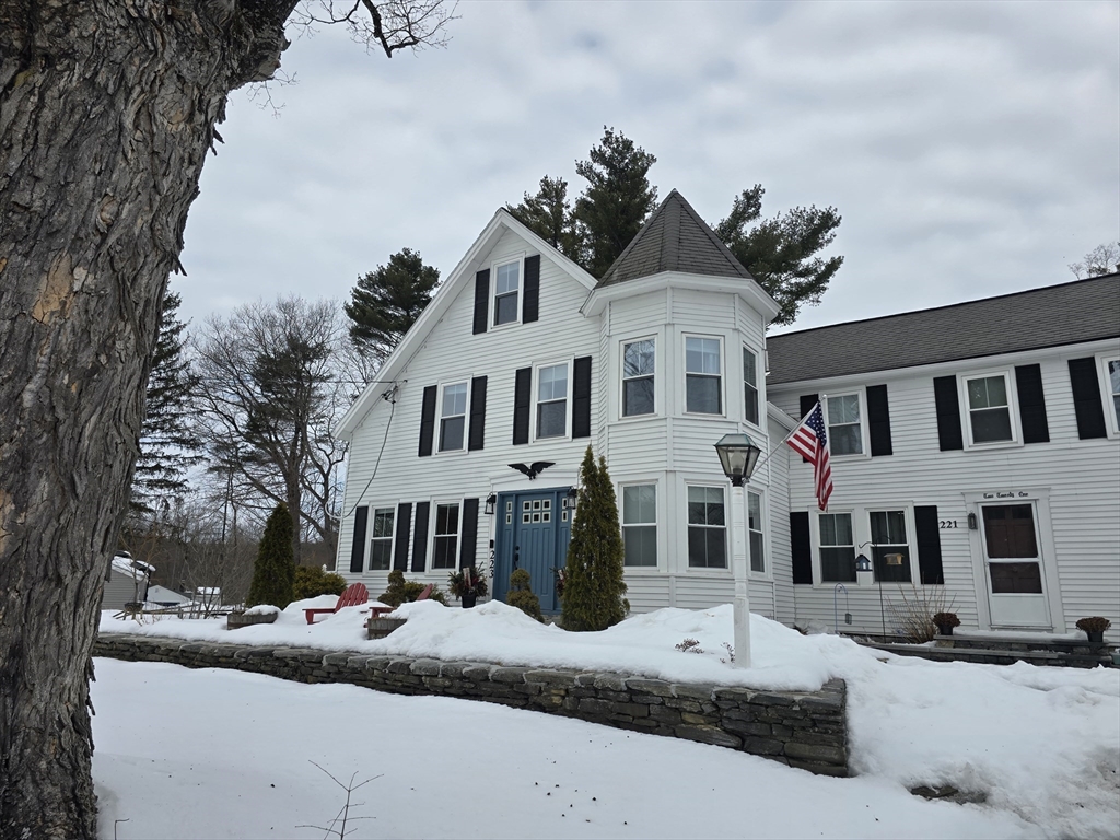 223 Central St, Hudson, Massachusetts, 4 Bedrooms Bedrooms, 10 Rooms Rooms,2.5 BathroomsBathrooms,Residential Lease,For Rent,Central St,73478567