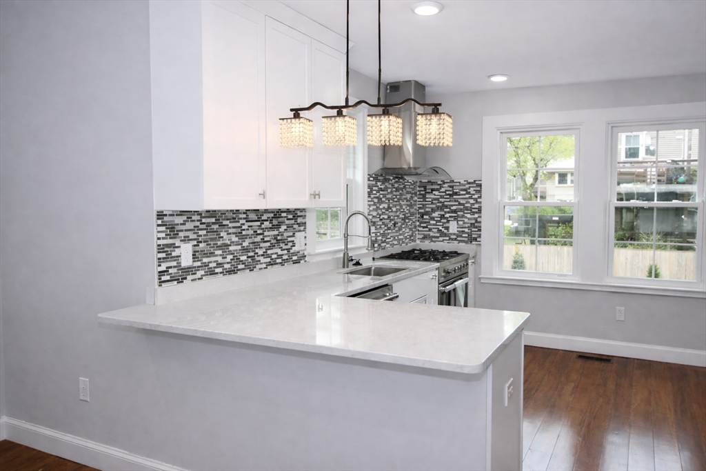 318 Concord Ave, Cambridge, Massachusetts, 3 Bedrooms Bedrooms, 11 Rooms Rooms,3.5 BathroomsBathrooms,Residential,For Sale,Concord Ave,73478566