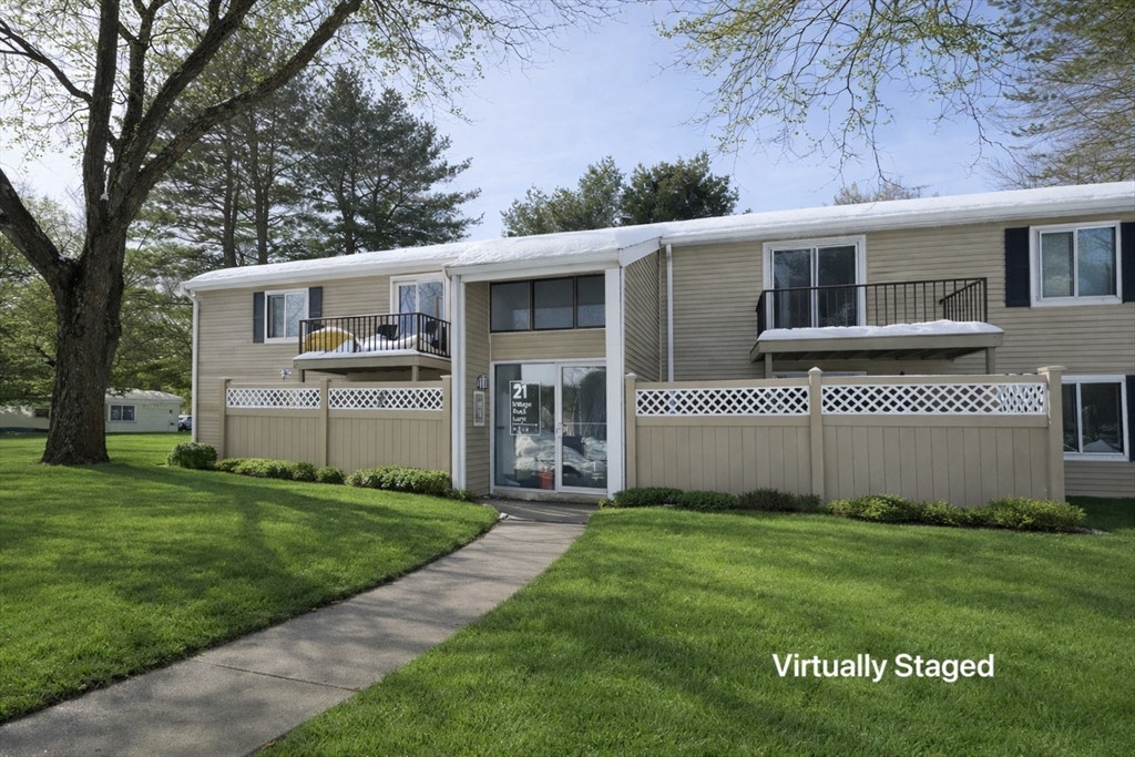 21 Village Rock Ln, Natick, Massachusetts, 2 Bedrooms Bedrooms, 5 Rooms Rooms,1 BathroomBathrooms,Residential,For Sale,Village Rock Ln,73478579