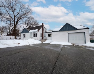 2 Perreault Ave, Billerica, Massachusetts, 4 Bedrooms Bedrooms, 7 Rooms Rooms,1.5 BathroomsBathrooms,Residential,For Sale,Perreault Ave,73478407