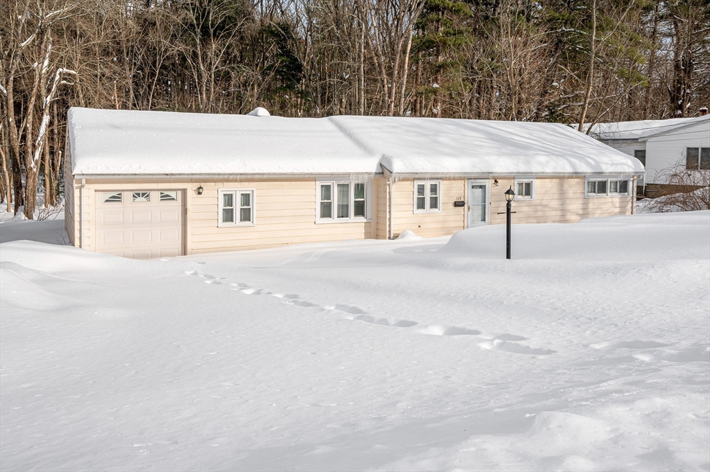 177 Haverhill Street, North Reading, Massachusetts, 3 Bedrooms Bedrooms, 6 Rooms Rooms,1.5 BathroomsBathrooms,Residential,For Sale,Haverhill Street,73478460