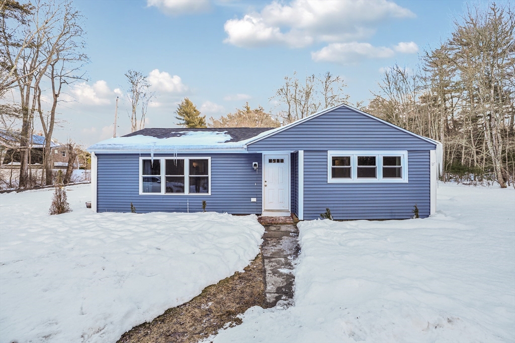 68 Gisele's Way, New Bedford, Massachusetts, 3 Bedrooms Bedrooms, 4 Rooms Rooms,1 BathroomBathrooms,Residential,For Sale,Gisele's Way,73478452