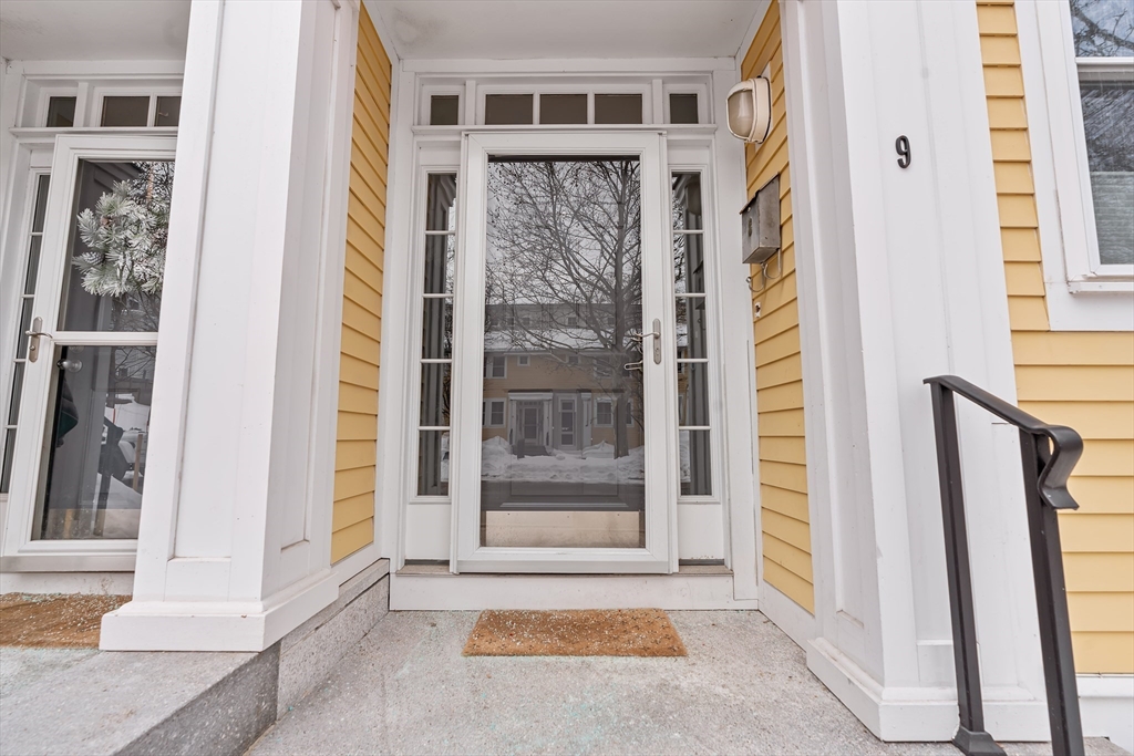 129 Merrimac, Newburyport, Massachusetts, 2 Bedrooms Bedrooms, 6 Rooms Rooms,1.5 BathroomsBathrooms,Residential,For Sale,Merrimac,73478349