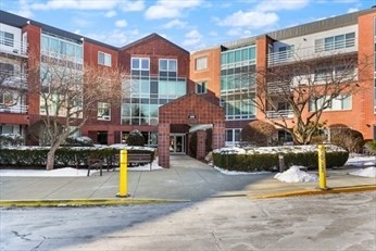 380 Place Ln, Woburn, Massachusetts, 2 Bedrooms Bedrooms, 5 Rooms Rooms,2 BathroomsBathrooms,Residential,For Sale,Place Ln,73478421