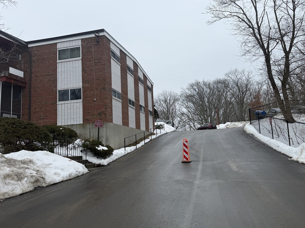 115 Grove Street, Boston, Massachusetts, 2 Bedrooms Bedrooms, 5 Rooms Rooms,1 BathroomBathrooms,Residential,For Sale,Grove Street,73478476