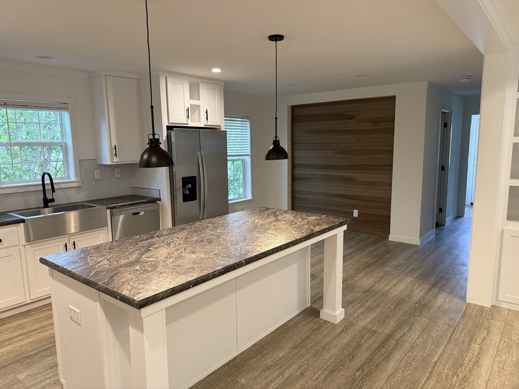 13 Finnys Way, Brockton, Massachusetts, 3 Bedrooms Bedrooms, 6 Rooms Rooms,2 BathroomsBathrooms,Residential,For Sale,Finnys Way,73430386