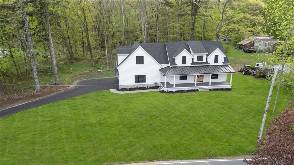 14 Corliss Hill Rd., Haverhill, Massachusetts, 4 Bedrooms Bedrooms, 7 Rooms Rooms,2.5 BathroomsBathrooms,Residential,For Sale,Corliss Hill Rd.,73372093