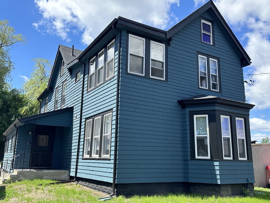 36 Cross St, Winchester, Massachusetts, 2 Bedrooms Bedrooms, 6 Rooms Rooms,1 BathroomBathrooms,Residential Lease,For Rent,Cross St,73478657