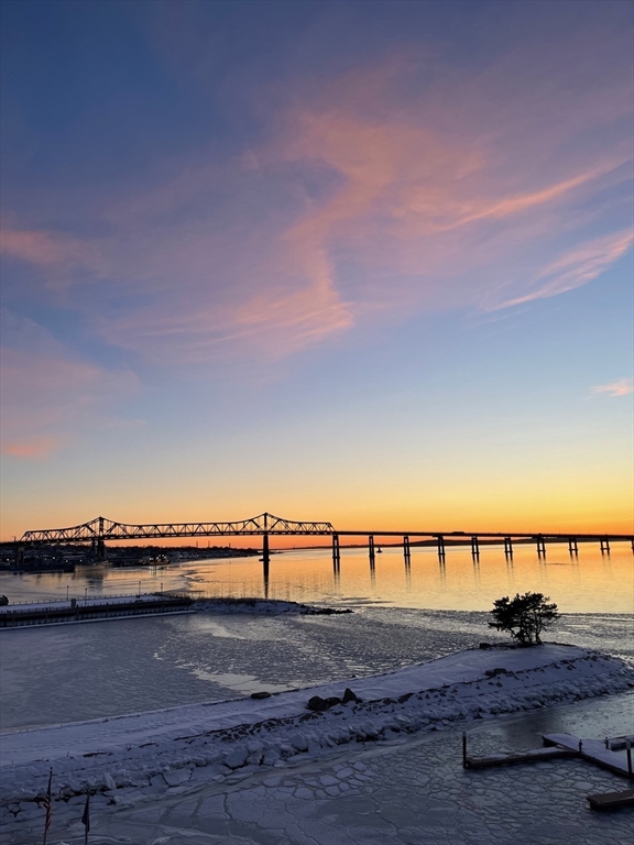 750 Davol, Fall River, Massachusetts, 2 Bedrooms Bedrooms, 5 Rooms Rooms,1 BathroomBathrooms,Residential Lease,For Rent,Davol,73478662