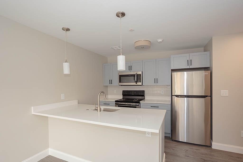 882 Massachusetts Ave, Arlington, Massachusetts, 1 Bedroom Bedrooms, 3 Rooms Rooms,1 BathroomBathrooms,Residential Lease,For Rent,Massachusetts Ave,73478664