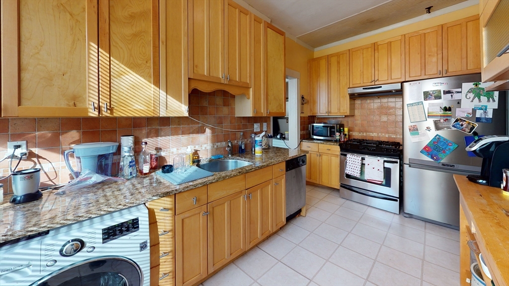 129 Chiswick Rd, Boston, Massachusetts, 2 Bedrooms Bedrooms, 4 Rooms Rooms,1 BathroomBathrooms,Residential Lease,For Rent,Chiswick Rd,73478681