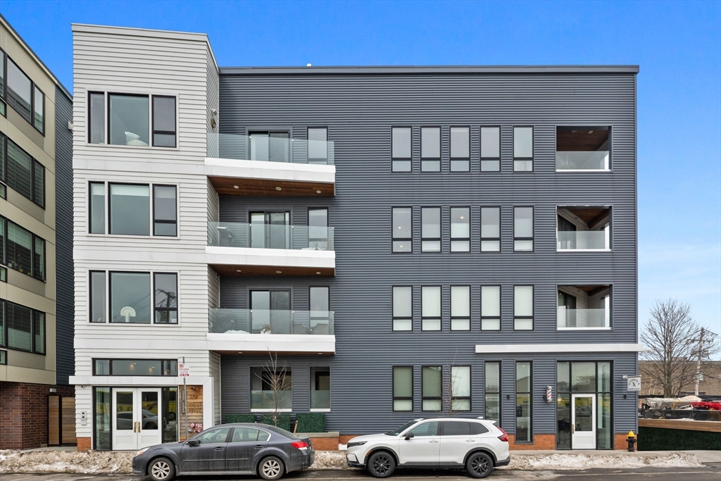 377 W 1st St, Boston, Massachusetts, 3 Bedrooms Bedrooms, 5 Rooms Rooms,2 BathroomsBathrooms,Residential Lease,For Rent,W 1st St,73478696