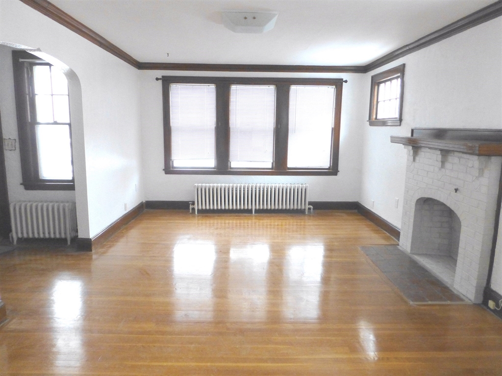 10 Hatherly Rd, Boston, Massachusetts, 2 Bedrooms Bedrooms, 5 Rooms Rooms,1 BathroomBathrooms,Residential Lease,For Rent,Hatherly Rd,73478711