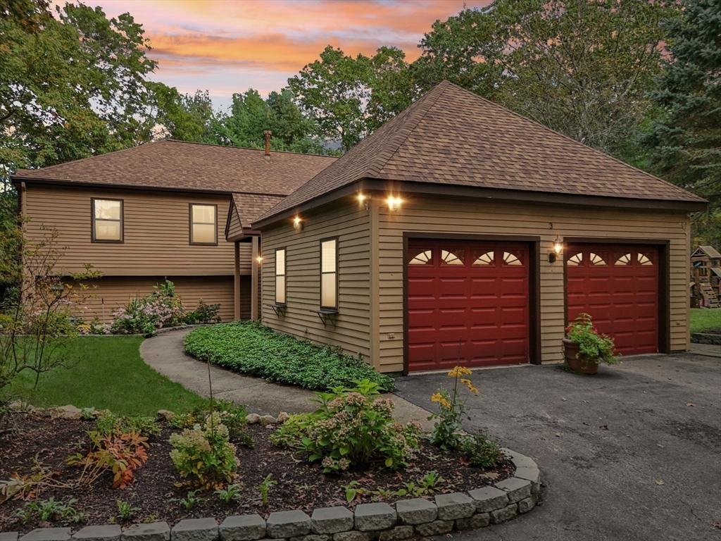 3 Wampanoag Rd, Sharon, Massachusetts, 3 Bedrooms Bedrooms, 9 Rooms Rooms,3 BathroomsBathrooms,Residential,For Sale,Wampanoag Rd,73446671