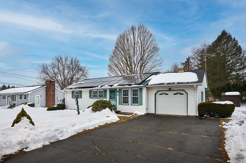967 Florence Rd, Northampton, Massachusetts, 3 Bedrooms Bedrooms, 5 Rooms Rooms,1 BathroomBathrooms,Residential,For Sale,Florence Rd,73478709