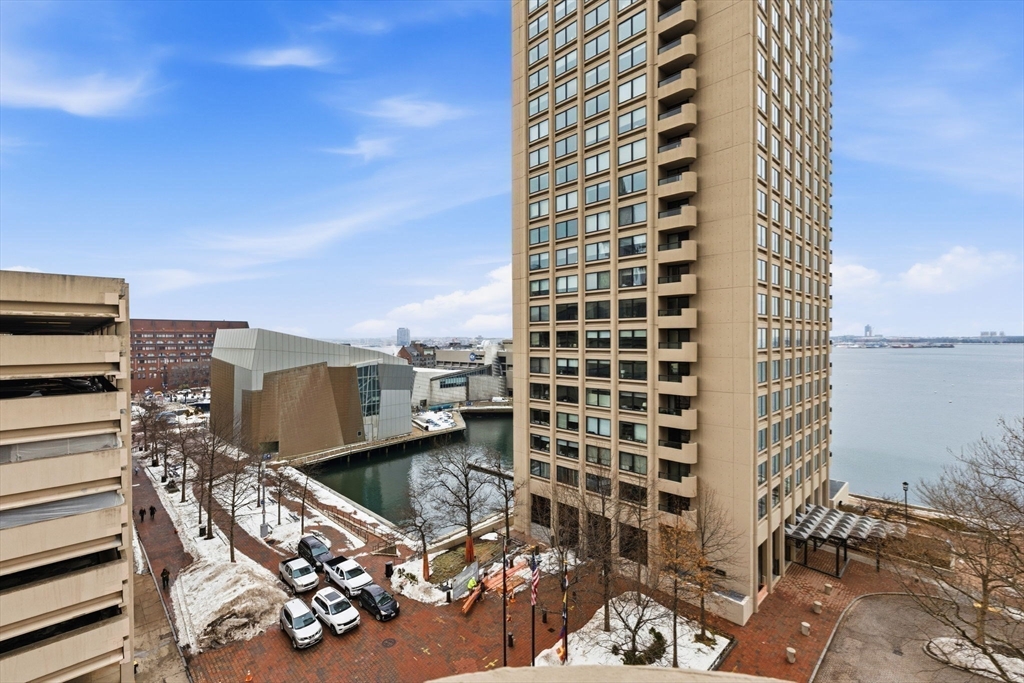 65 E India Row, Boston, Massachusetts, 2 Bedrooms Bedrooms, 4 Rooms Rooms,2 BathroomsBathrooms,Residential Lease,For Rent,E India Row,73478608