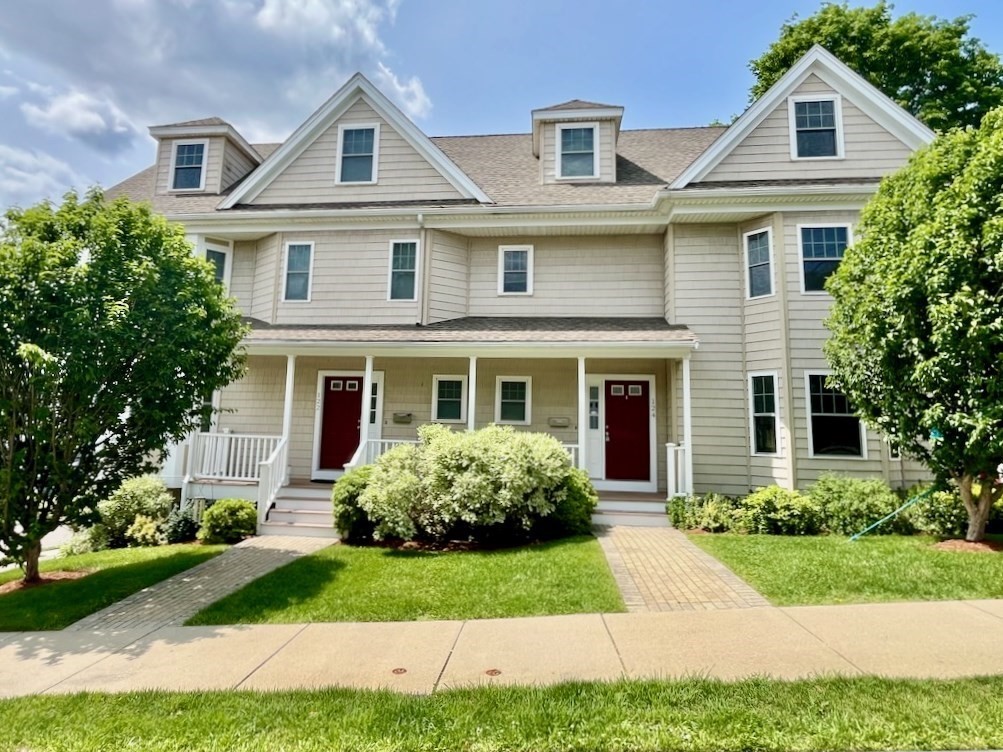 122 Forest Street, Watertown, Massachusetts, 4 Bedrooms Bedrooms, 8 Rooms Rooms,3.5 BathroomsBathrooms,Residential Lease,For Rent,Forest Street,73478641