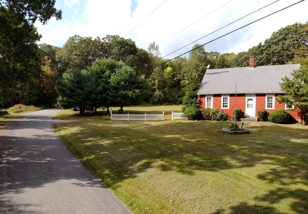 342 Chestnut St, Uxbridge, Massachusetts, 2 Bedrooms Bedrooms, 6 Rooms Rooms,1.5 BathroomsBathrooms,Residential,For Sale,Chestnut St,73478646