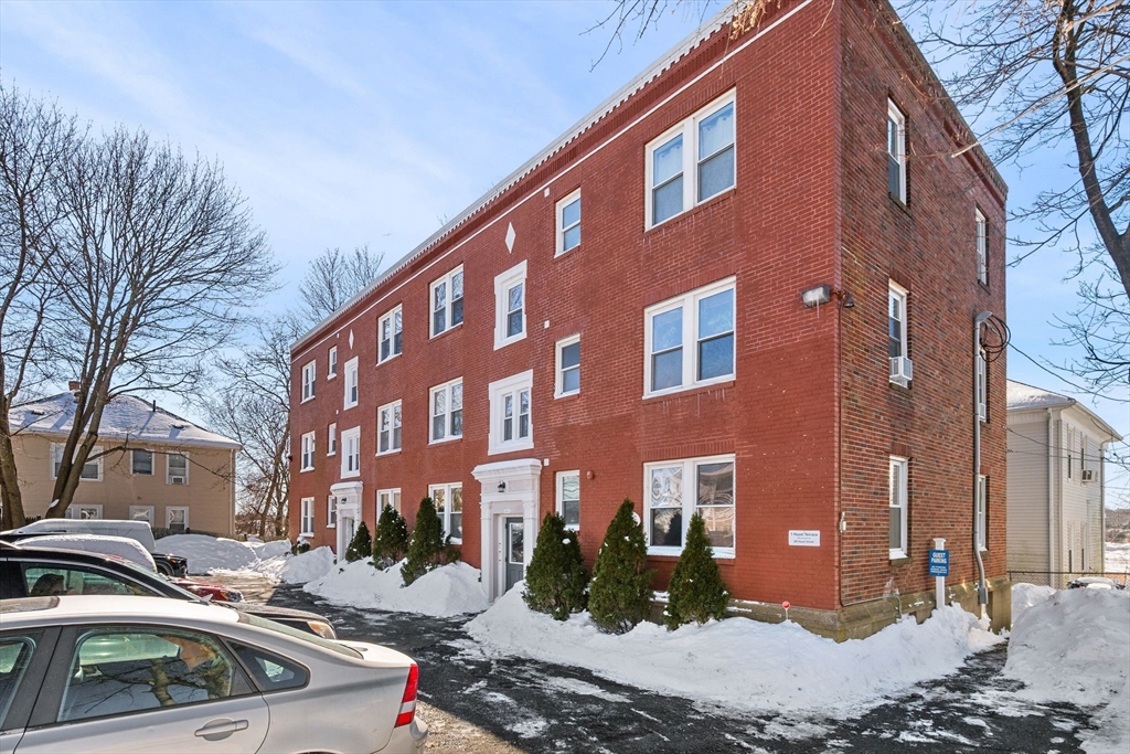 6-R Hazel Ter, Salem, Massachusetts, 1 Bedroom Bedrooms, 3 Rooms Rooms,1 BathroomBathrooms,Residential,For Sale,Hazel Ter,73478620