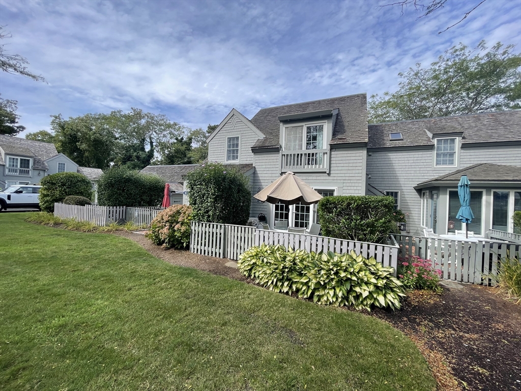 4 Colemans Way, Mashpee, Massachusetts, 2 Bedrooms Bedrooms, 4 Rooms Rooms,1.5 BathroomsBathrooms,Residential,For Sale,Colemans Way,73295862