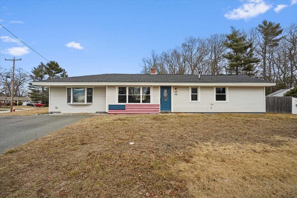 110 Lisa Ann Dr, Bellingham, Massachusetts, 3 Bedrooms Bedrooms, 6 Rooms Rooms,2 BathroomsBathrooms,Residential,For Sale,Lisa Ann Dr,73468019