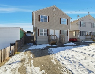 59-61 Pinevale St, Springfield, Massachusetts, 6 Bedrooms Bedrooms, 10 Rooms Rooms,3 BathroomsBathrooms,Residential Income,For Sale,Pinevale St,73463247