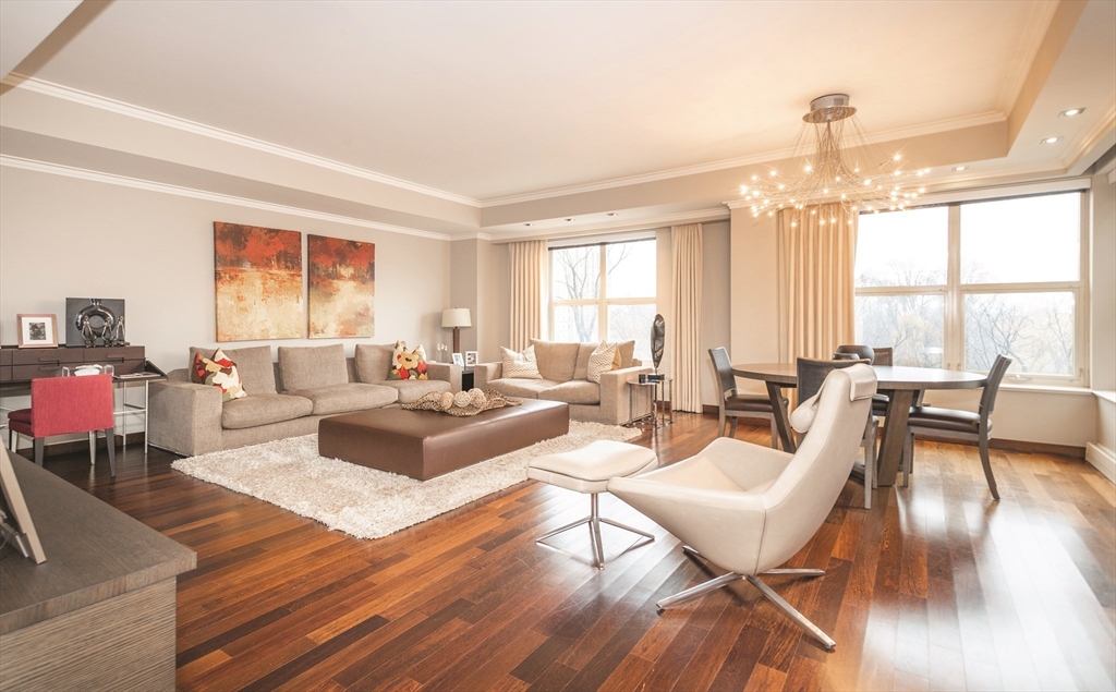 300 Boylston, Boston, Massachusetts, 2 Bedrooms Bedrooms, 6 Rooms Rooms,2.5 BathroomsBathrooms,Residential,For Sale,Boylston,73478739