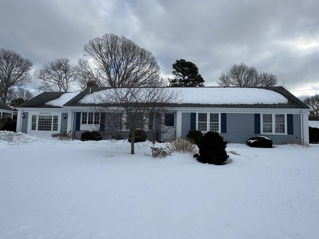 21 Brae Burn Ln, Yarmouth, Massachusetts, 3 Bedrooms Bedrooms, 6 Rooms Rooms,2 BathroomsBathrooms,Residential,For Sale,Brae Burn Ln,73478802