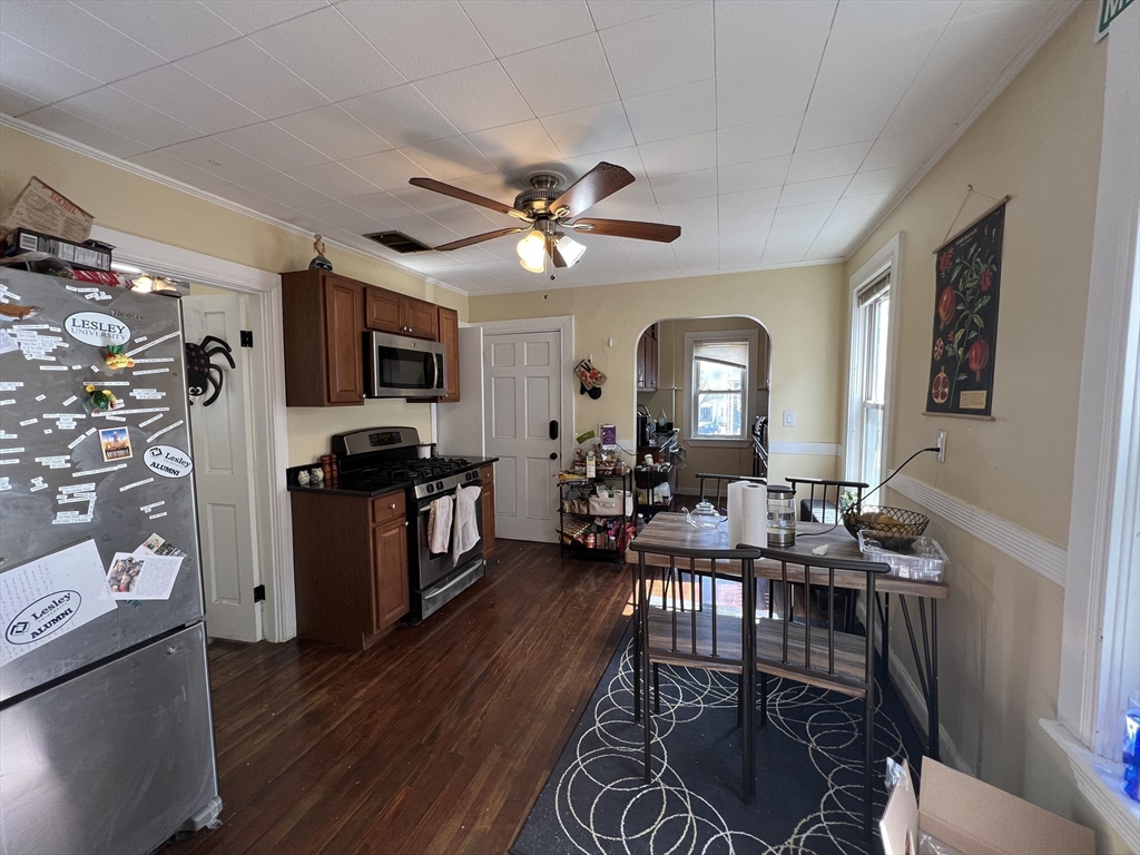 21 Chandler St, Somerville, Massachusetts, 3 Bedrooms Bedrooms, 5 Rooms Rooms,1 BathroomBathrooms,Residential Lease,For Rent,Chandler St,73478825