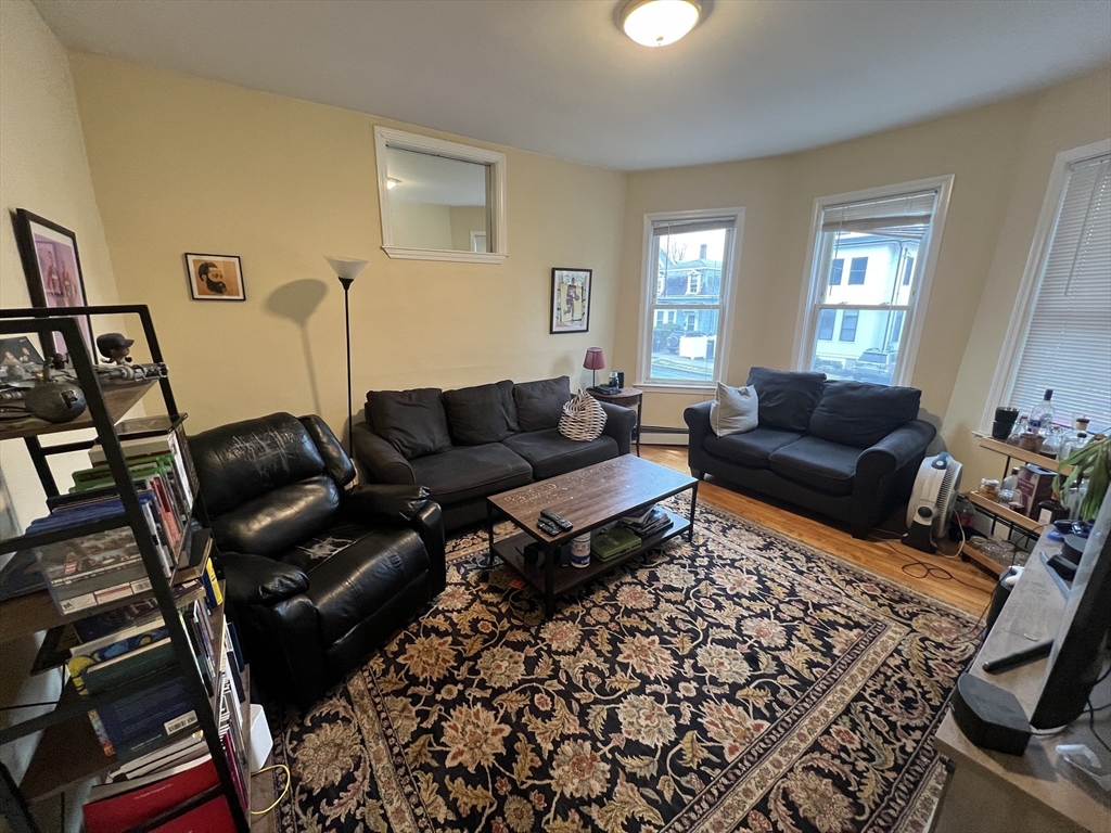 29 Cameron Ave, Somerville, Massachusetts, 3 Bedrooms Bedrooms, 5 Rooms Rooms,1 BathroomBathrooms,Residential Lease,For Rent,Cameron Ave,73478833