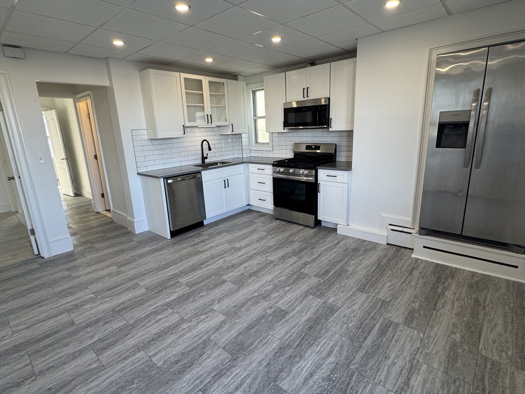 278 E Eagle, Boston, Massachusetts, 4 Bedrooms Bedrooms, 6 Rooms Rooms,1 BathroomBathrooms,Residential Lease,For Rent,E Eagle,73478876