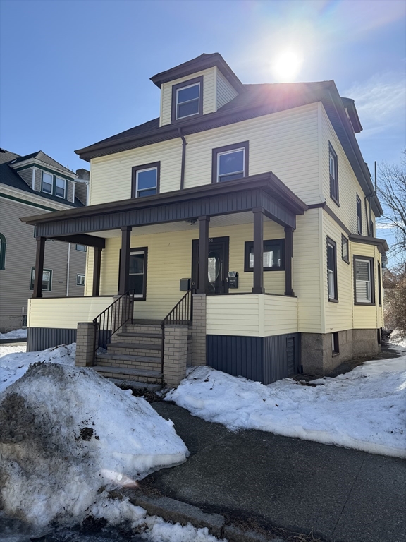 58 Court St, New Bedford, Massachusetts, 5 Bedrooms Bedrooms, 9 Rooms Rooms,2 BathroomsBathrooms,Residential Income,For Sale,Court St,73478879