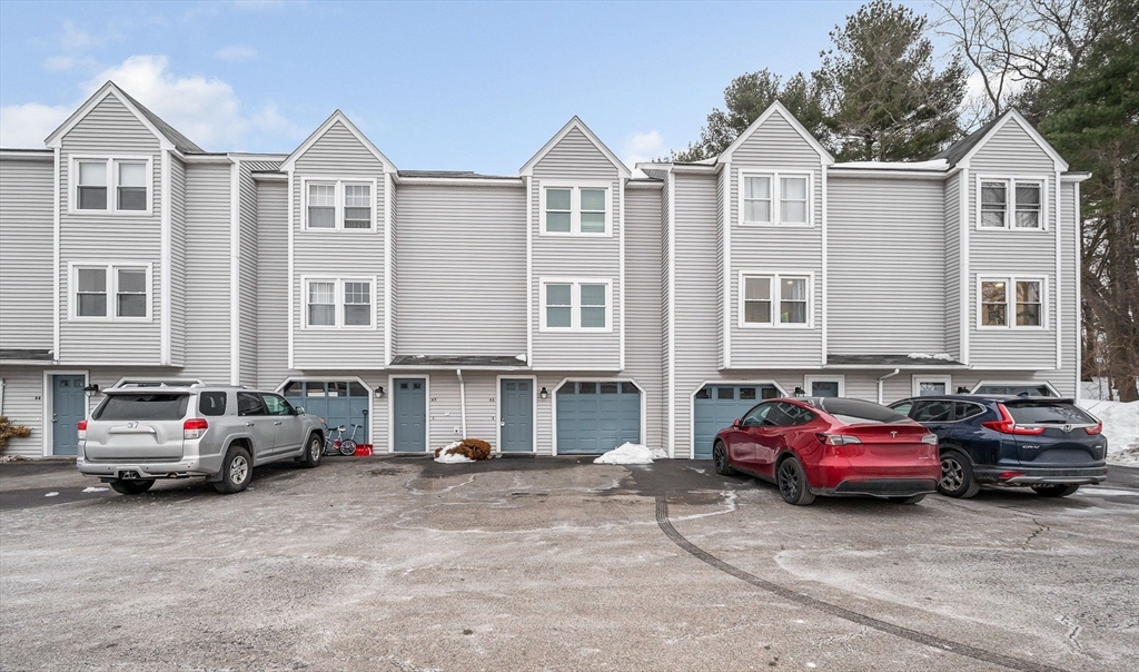 1431 Pawtucket Blvd, Lowell, Massachusetts, 2 Bedrooms Bedrooms, 4 Rooms Rooms,1.5 BathroomsBathrooms,Residential Lease,For Rent,Pawtucket Blvd,73478853