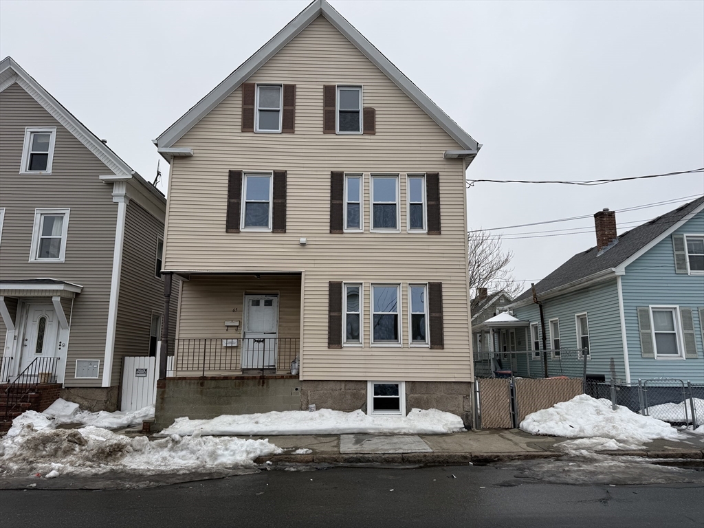 65 Mount Pleasant Street, New Bedford, Massachusetts, 7 Bedrooms Bedrooms, 12 Rooms Rooms,2 BathroomsBathrooms,Residential Income,For Sale,Mount Pleasant Street,73478935