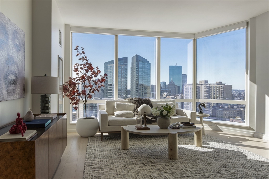 1 Frankiln St, Boston, Massachusetts, 2 Bedrooms Bedrooms, 4 Rooms Rooms,2 BathroomsBathrooms,Residential,For Sale,Frankiln St,73478933