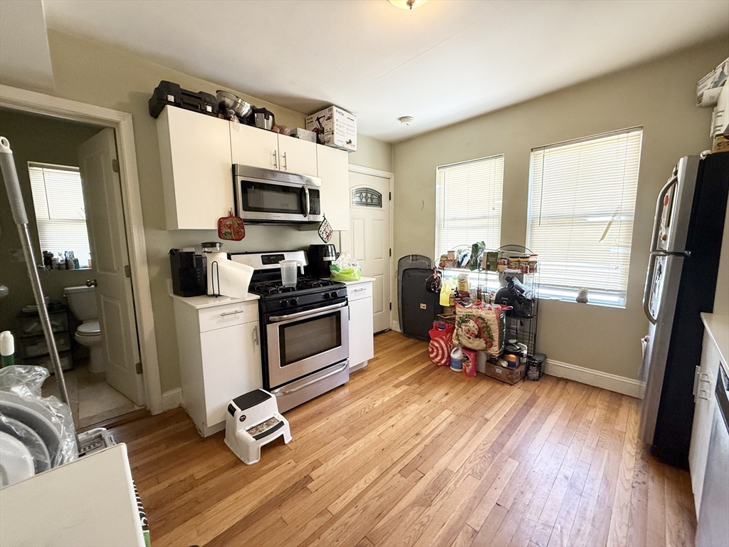 4043 Washington St, Boston, Massachusetts, 3 Bedrooms Bedrooms, 6 Rooms Rooms,1.5 BathroomsBathrooms,Residential Lease,For Rent,Washington St,73478844