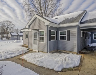 38 Applewood Dr, Chicopee, Massachusetts, 2 Bedrooms Bedrooms, 4 Rooms Rooms,1 BathroomBathrooms,Residential,For Sale,Applewood Dr,73478842