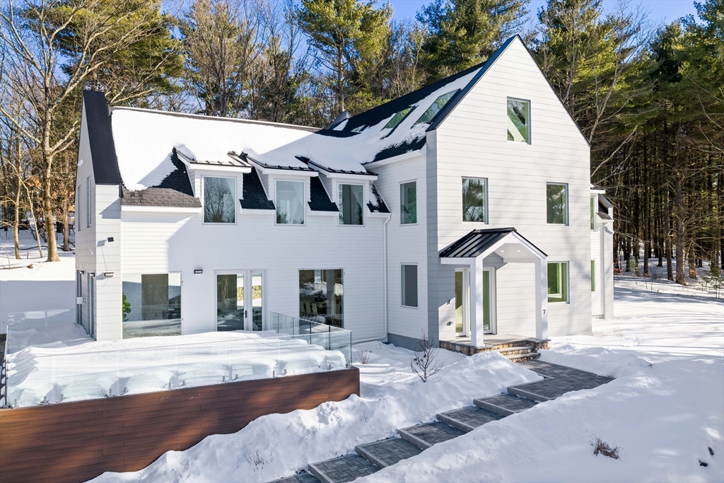 7 Whipple Rd, Lexington, Massachusetts, 7 Bedrooms Bedrooms, 15 Rooms Rooms,7 BathroomsBathrooms,Residential,For Sale,Whipple Rd,73478793