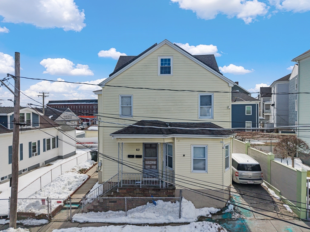 63 Brow St, Fall River, Massachusetts, 7 Bedrooms Bedrooms, 14 Rooms Rooms,2 BathroomsBathrooms,Residential Income,For Sale,Brow St,73478863