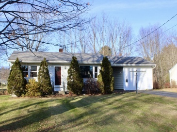 33 Eastern Ave, Deerfield, Massachusetts, 2 Bedrooms Bedrooms, 4 Rooms Rooms,1 BathroomBathrooms,Residential,For Sale,Eastern Ave,73459208